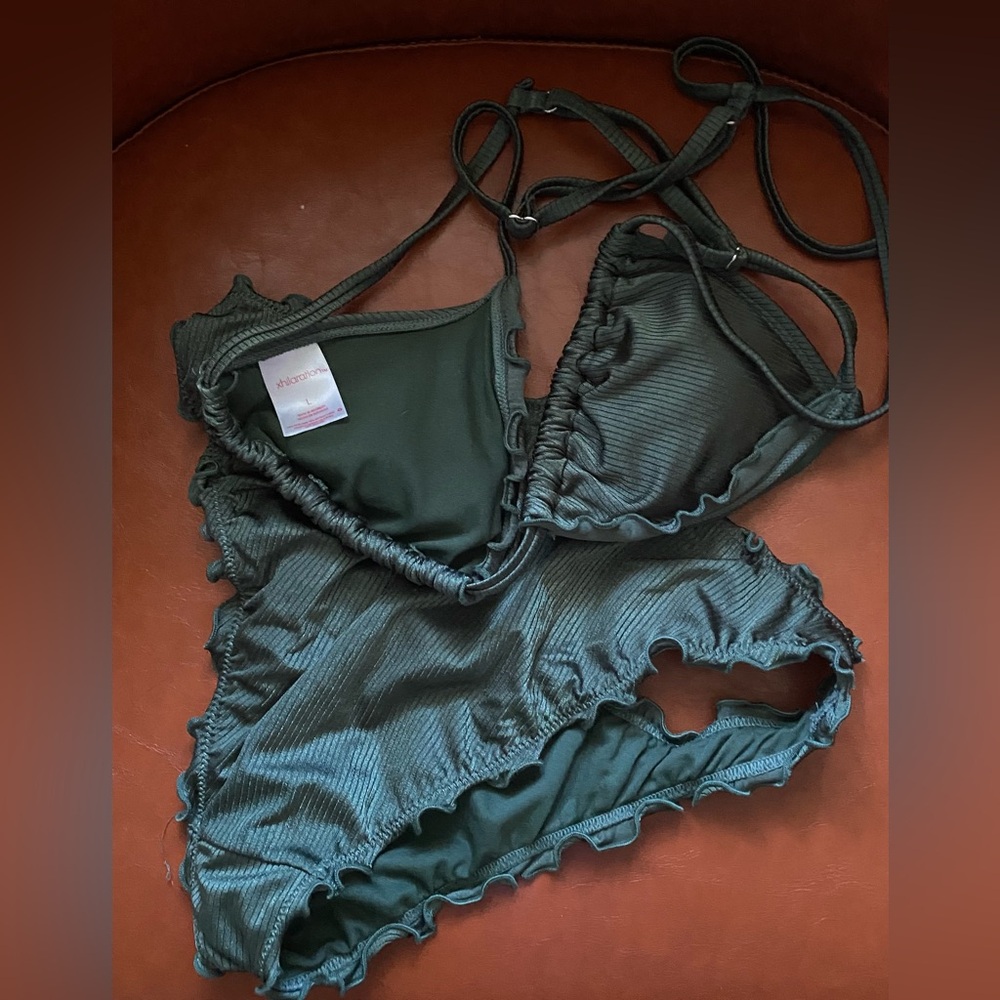 Xhilaration Green Ruffled Bikini Set - Picture 3 of 3